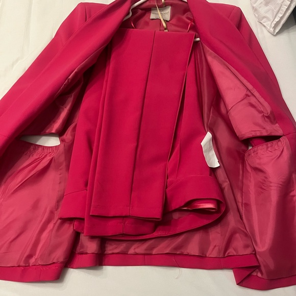 Fushia Pink tailored blazer & trousers - Picture 6 of 9